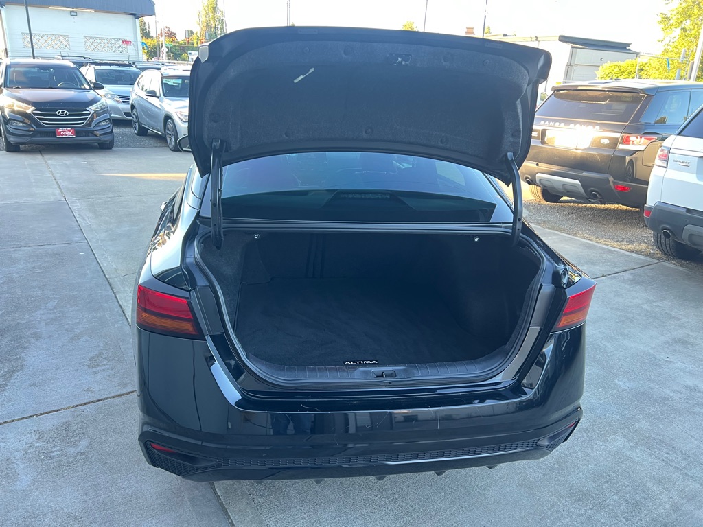 Photo 14 of this NISSAN ALTIMA