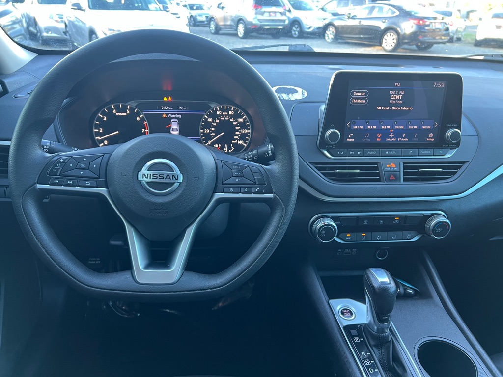 Photo 13 of this NISSAN ALTIMA