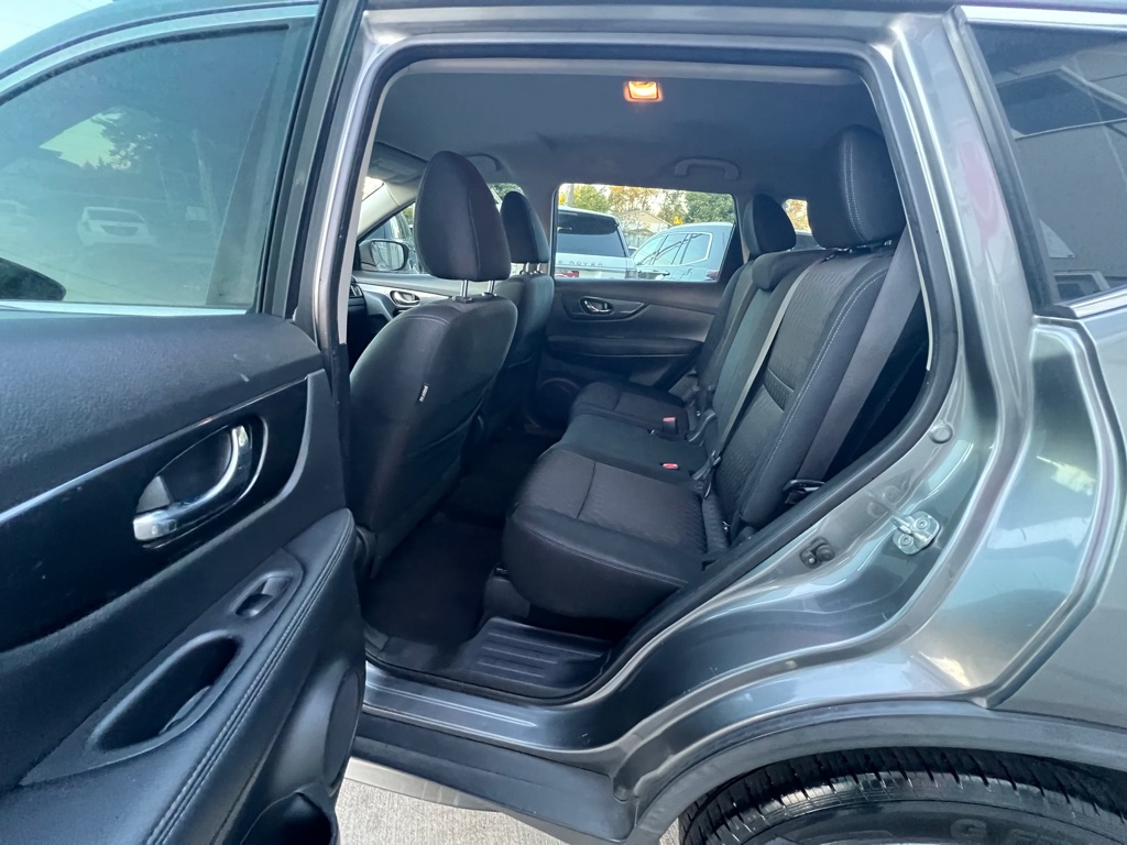 Photo 11 of this NISSAN ROGUE