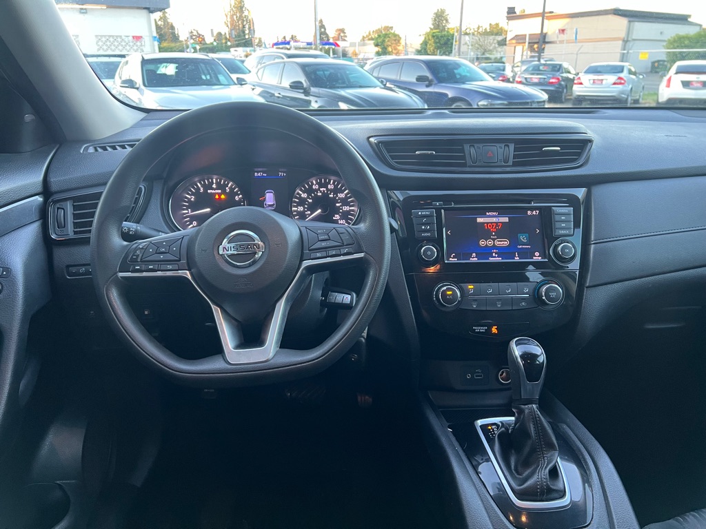 Photo 13 of this NISSAN ROGUE