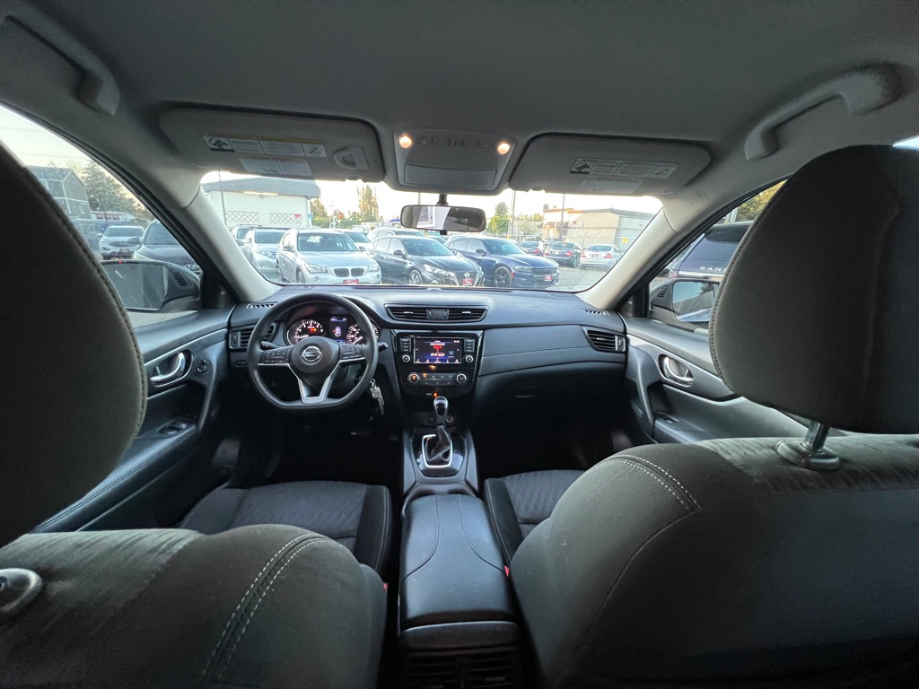 Photo 12 of this NISSAN ROGUE