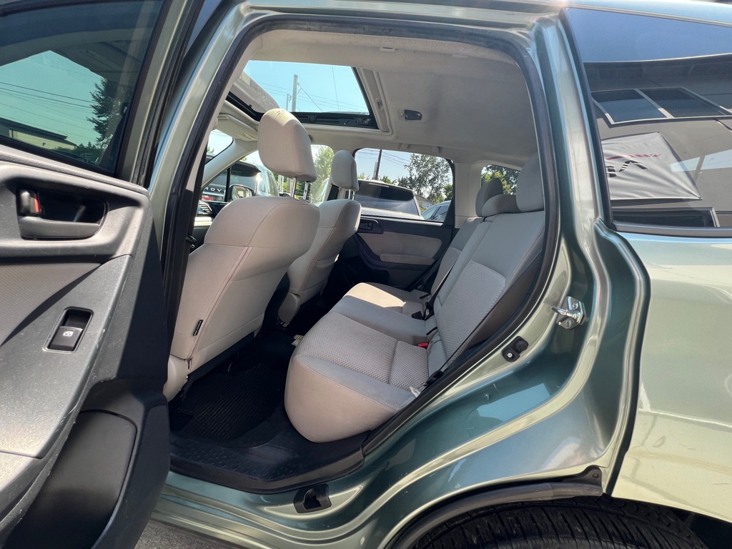 Photo 13 of this SUBARU FORESTER