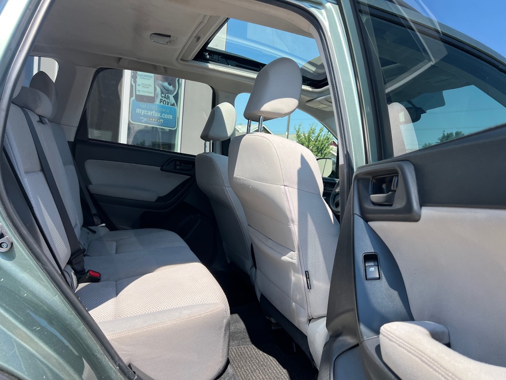 Photo 17 of this SUBARU FORESTER