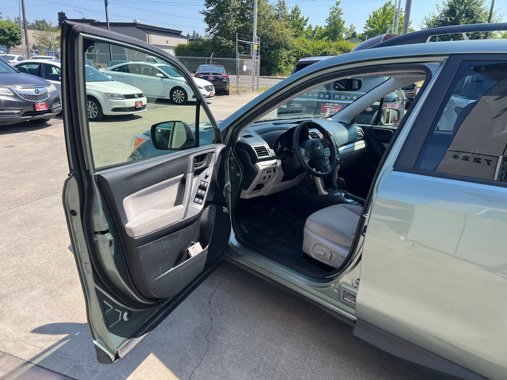 Photo 11 of this SUBARU FORESTER