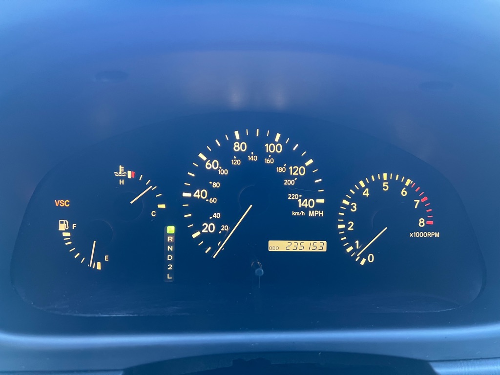 Photo 21 of this LEXUS RX 300