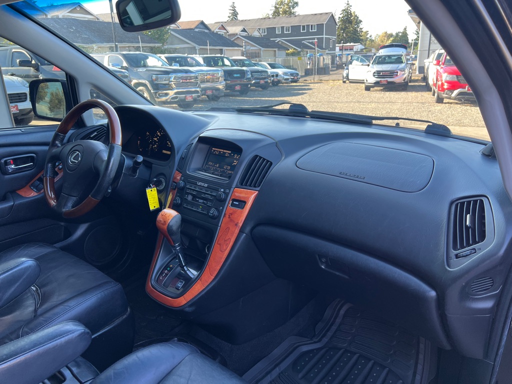 Photo 19 of this LEXUS RX 300