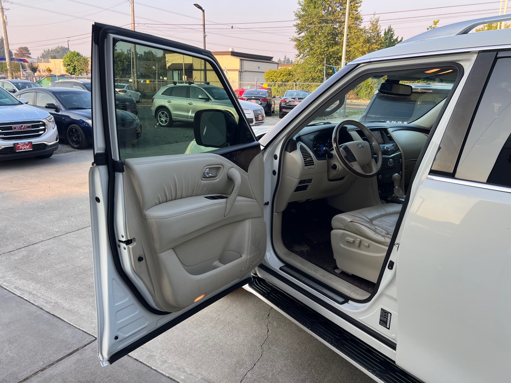 Photo 11 of this INFINITI QX56