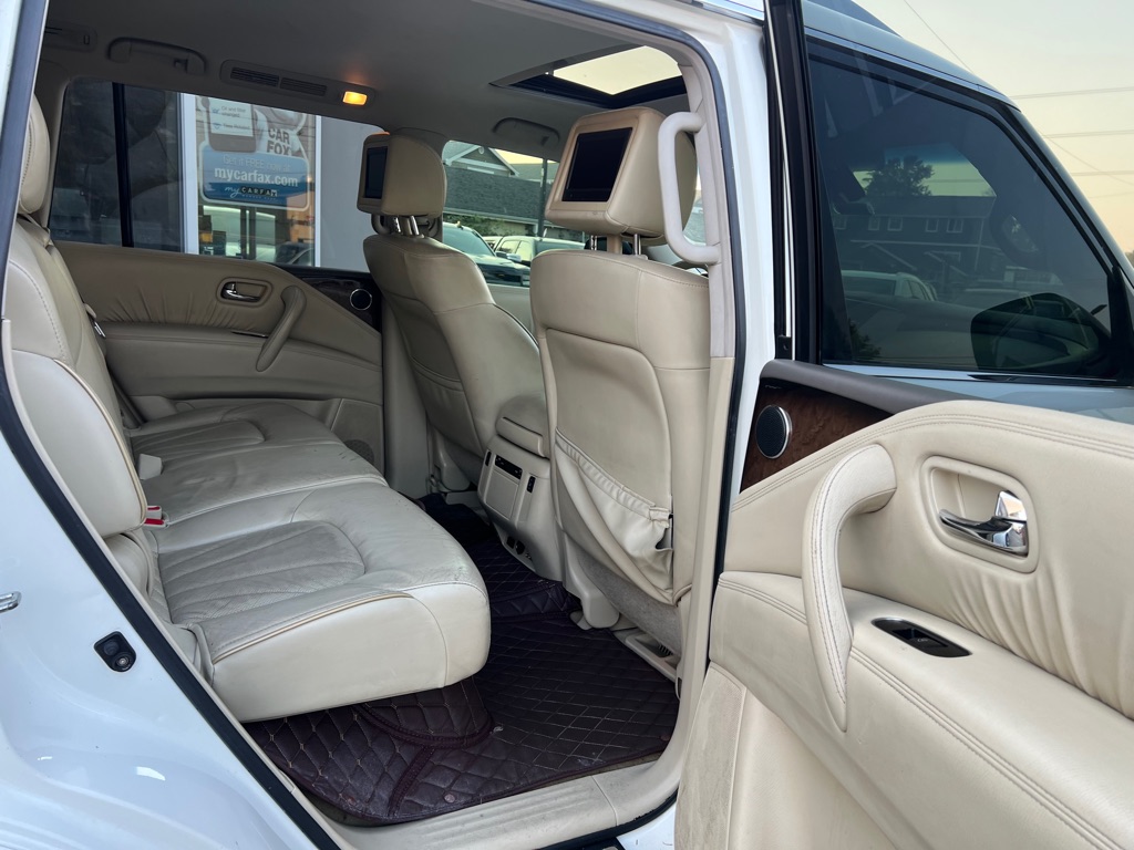 Photo 18 of this INFINITI QX56