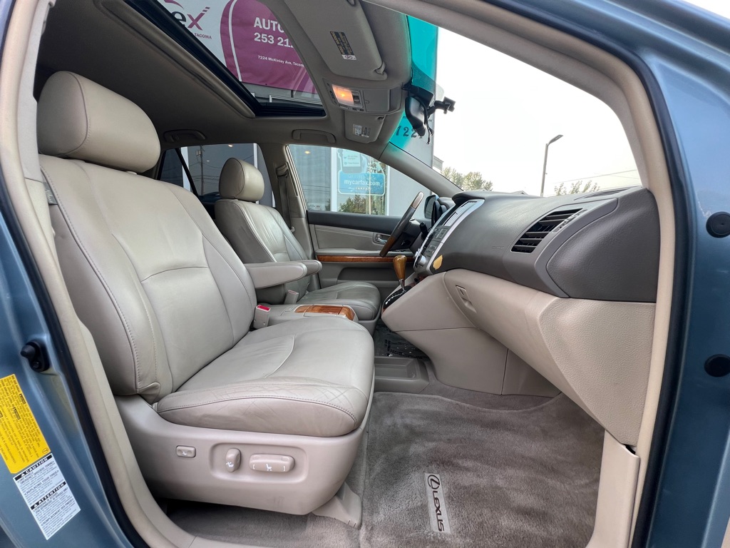Photo 19 of this LEXUS RX 350