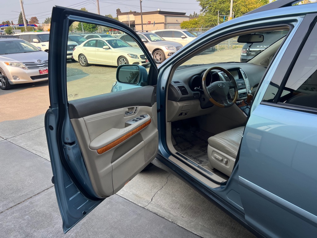 Photo 10 of this LEXUS RX 350