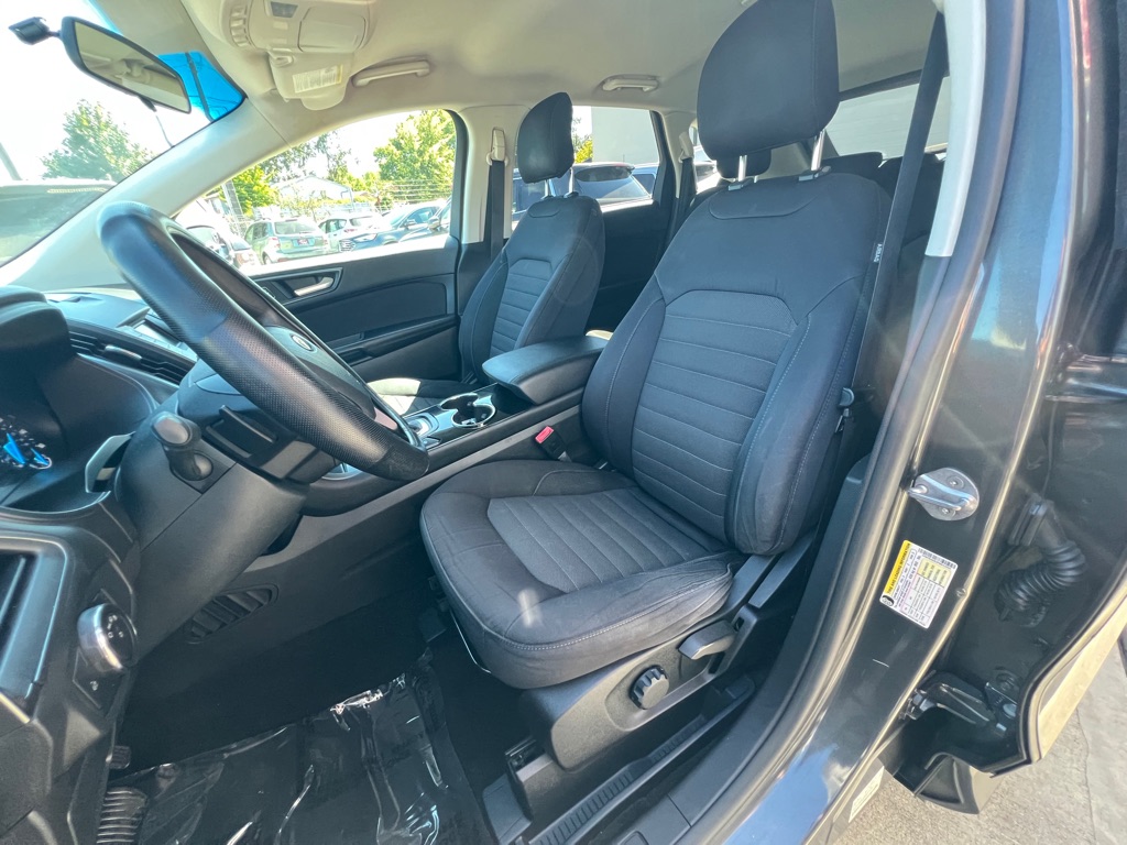 Photo 11 of this FORD EDGE