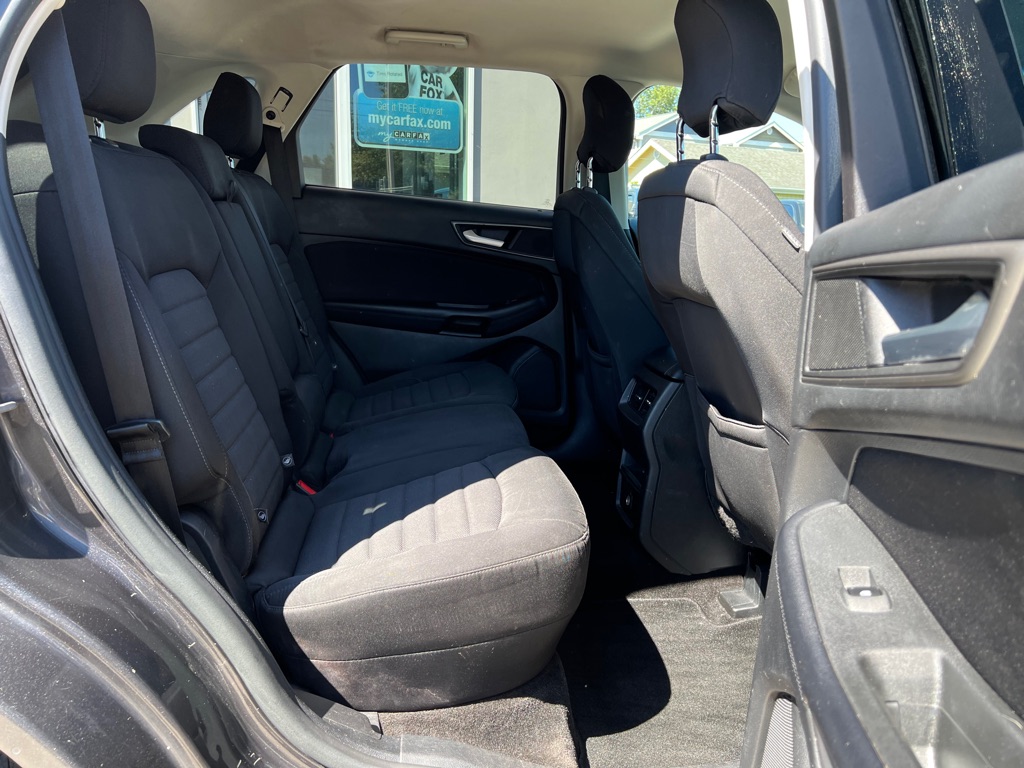 Photo 16 of this FORD EDGE