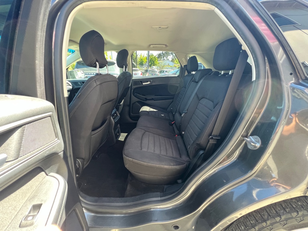 Photo 12 of this FORD EDGE
