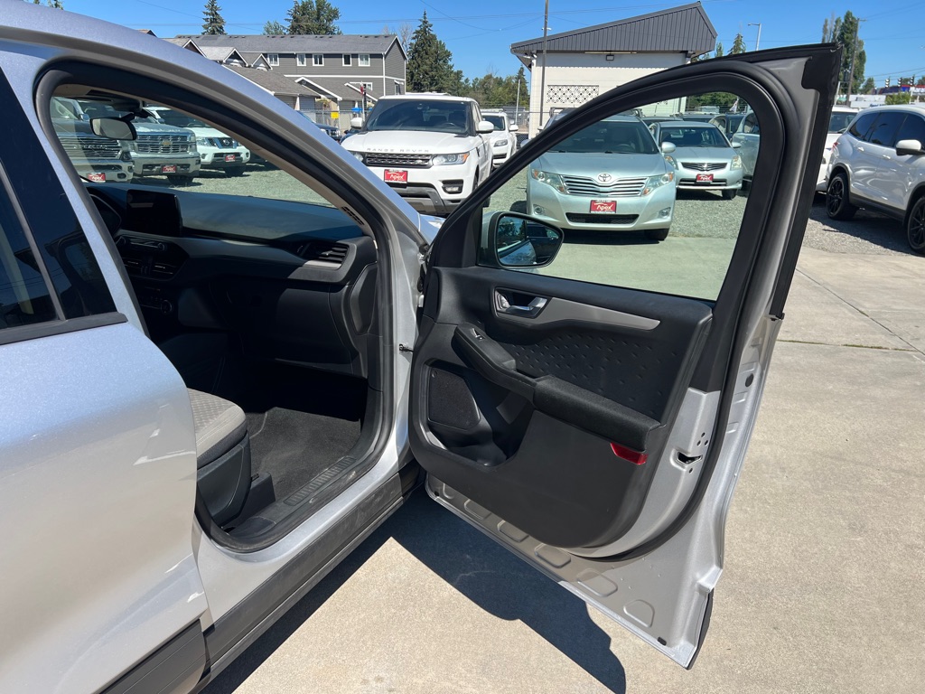Photo 17 of this FORD ESCAPE