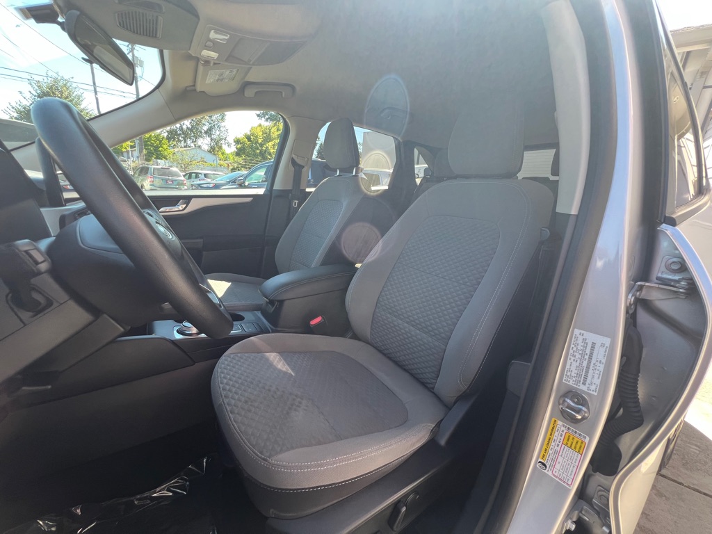 Photo 11 of this FORD ESCAPE
