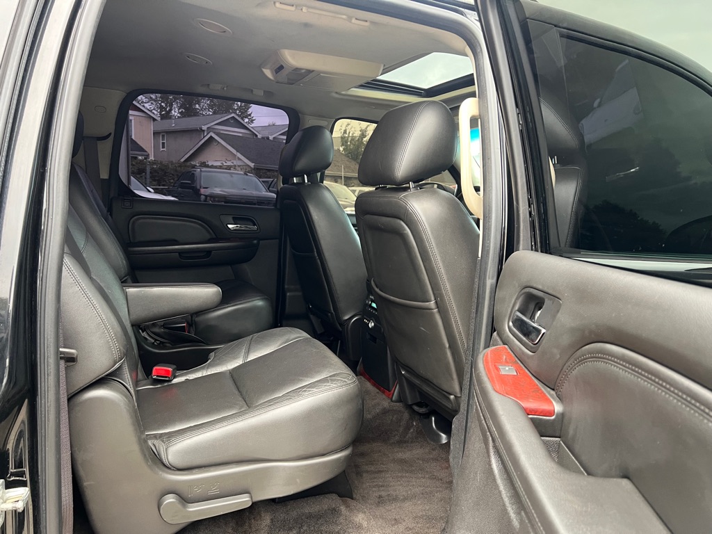 Photo 18 of this CADILLAC ESCALADE ESV