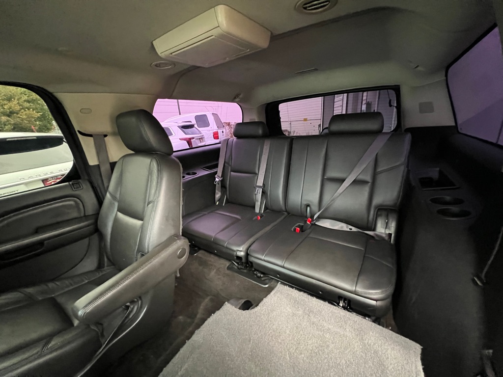 Photo 16 of this CADILLAC ESCALADE ESV