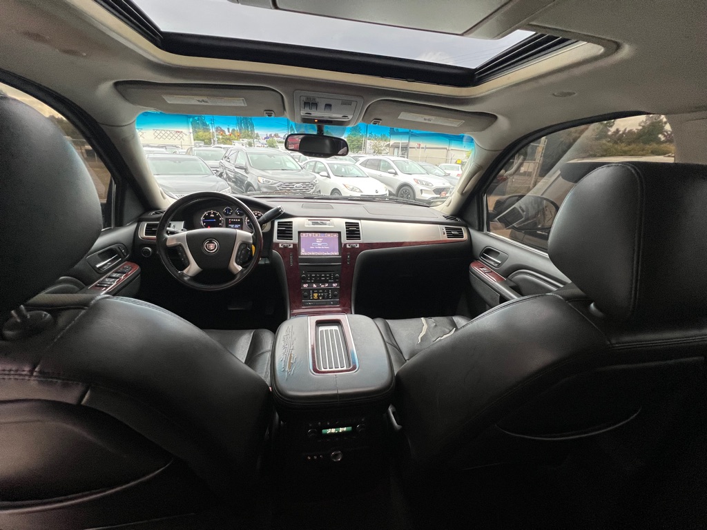 Photo 14 of this CADILLAC ESCALADE ESV