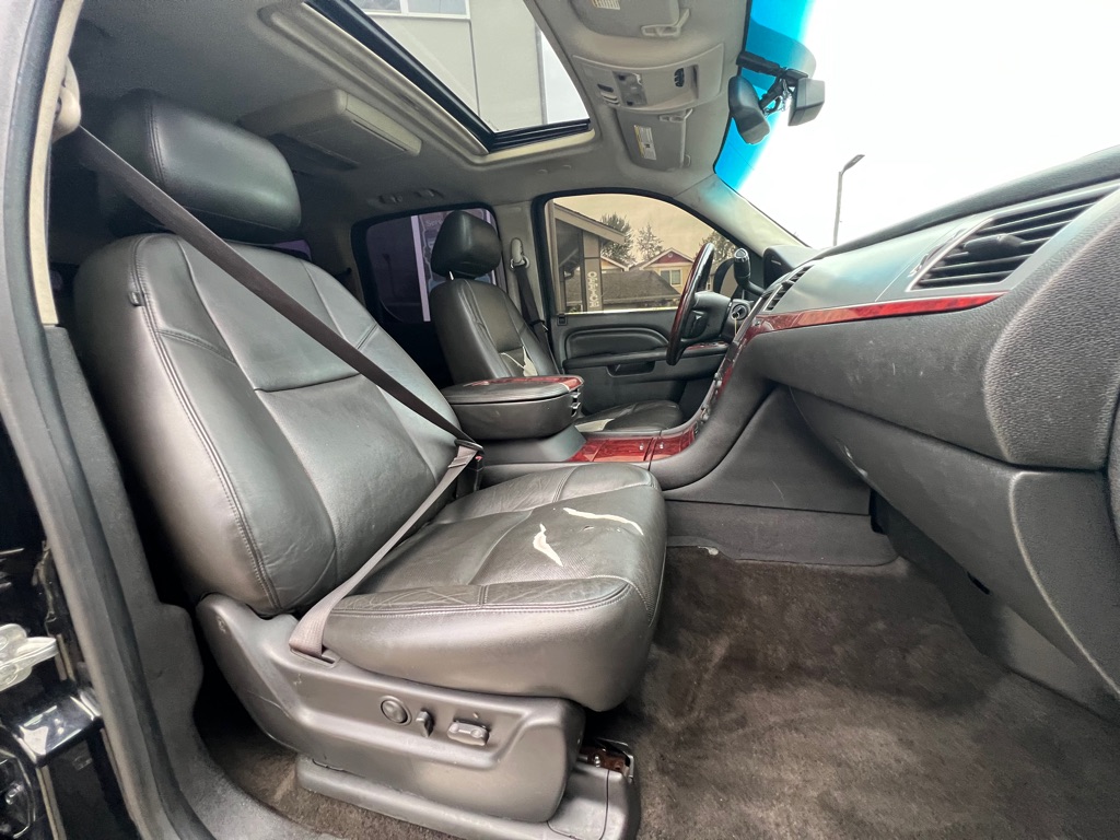 Photo 21 of this CADILLAC ESCALADE ESV