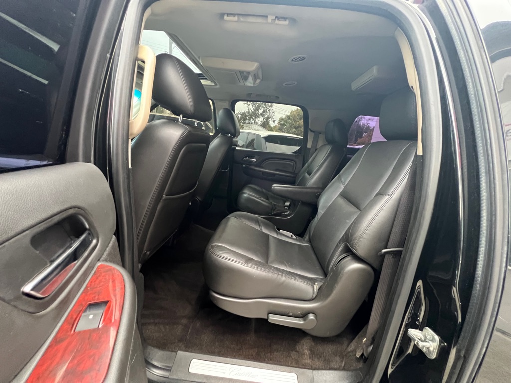 Photo 13 of this CADILLAC ESCALADE ESV