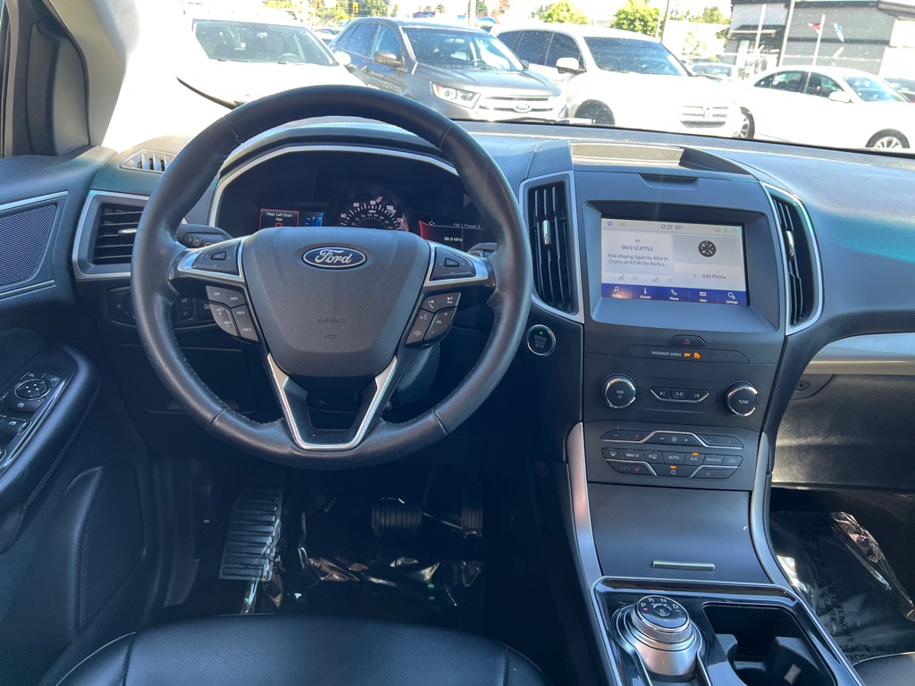 Photo 14 of this FORD EDGE