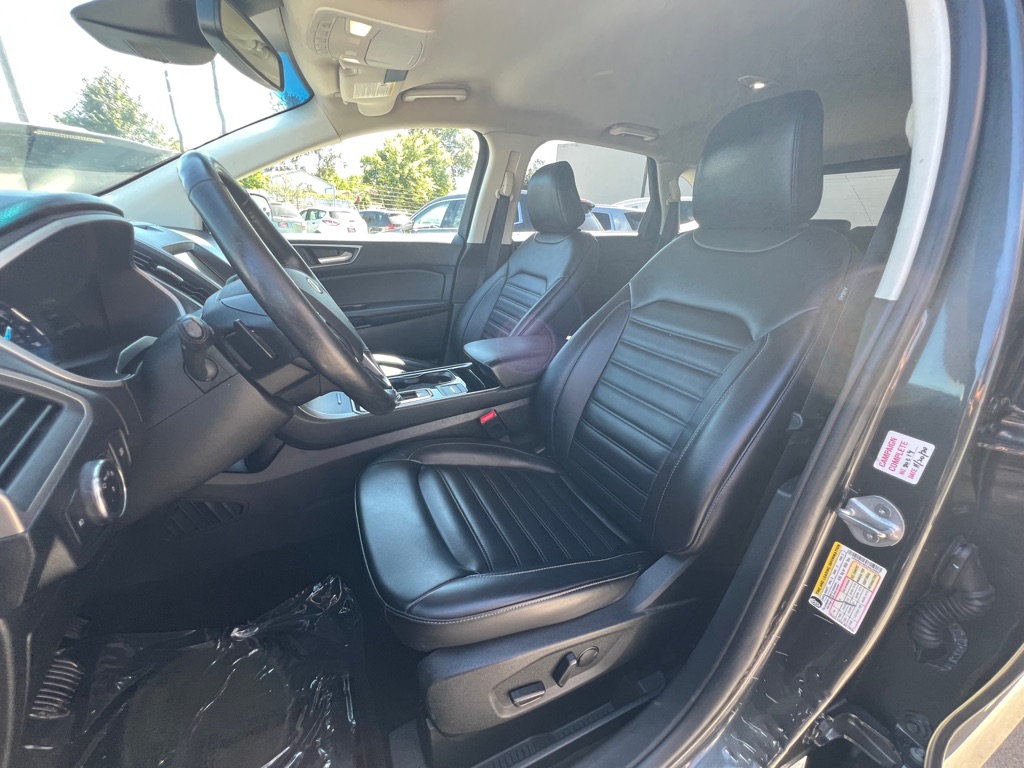 Photo 11 of this FORD EDGE