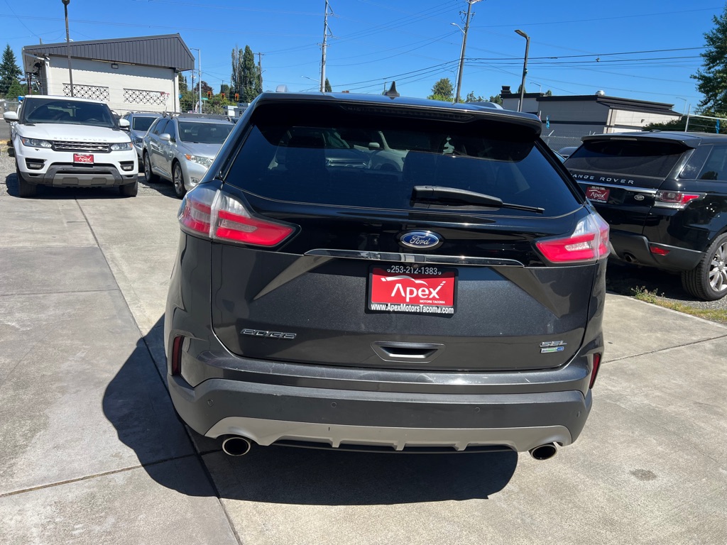 Photo 6 of this FORD EDGE