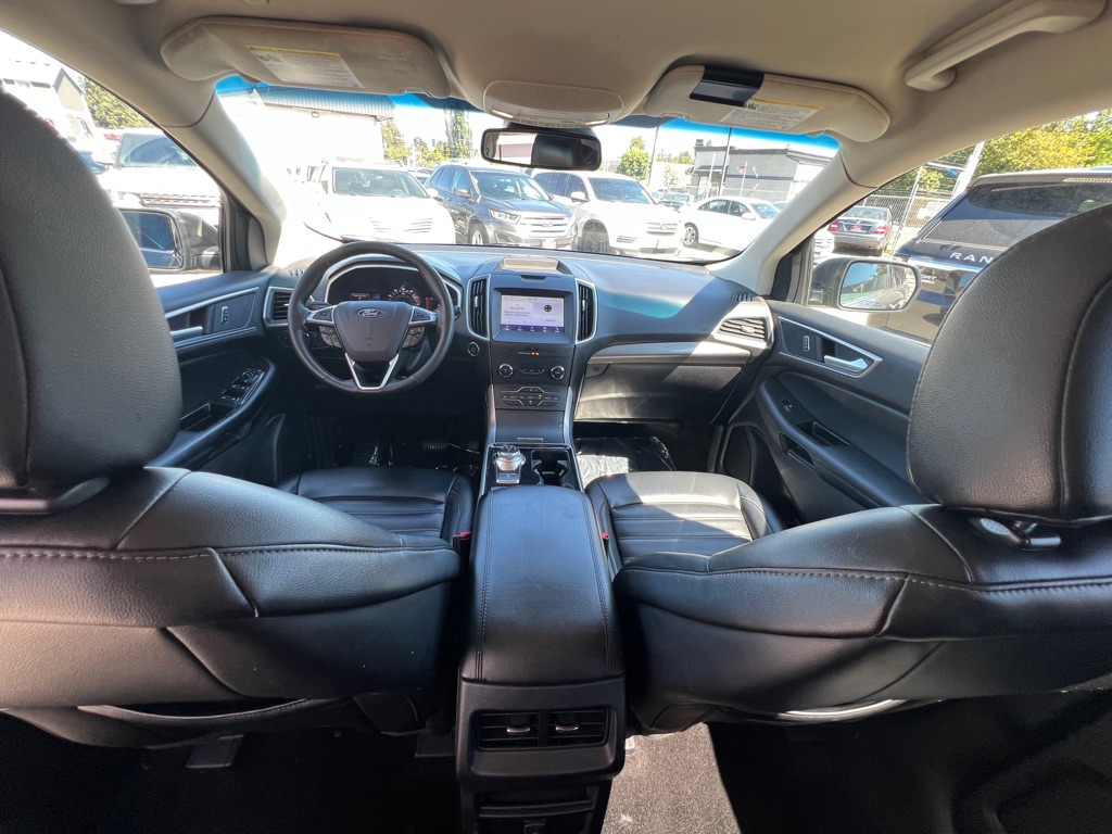 Photo 13 of this FORD EDGE
