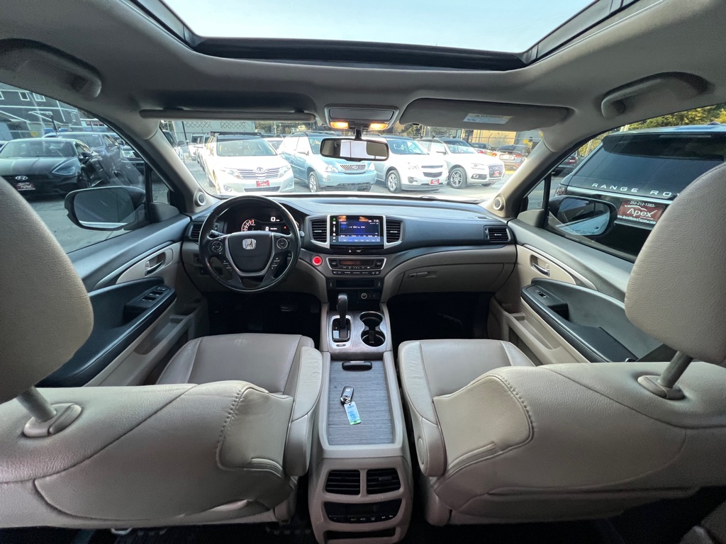 Photo 14 of this HONDA PILOT