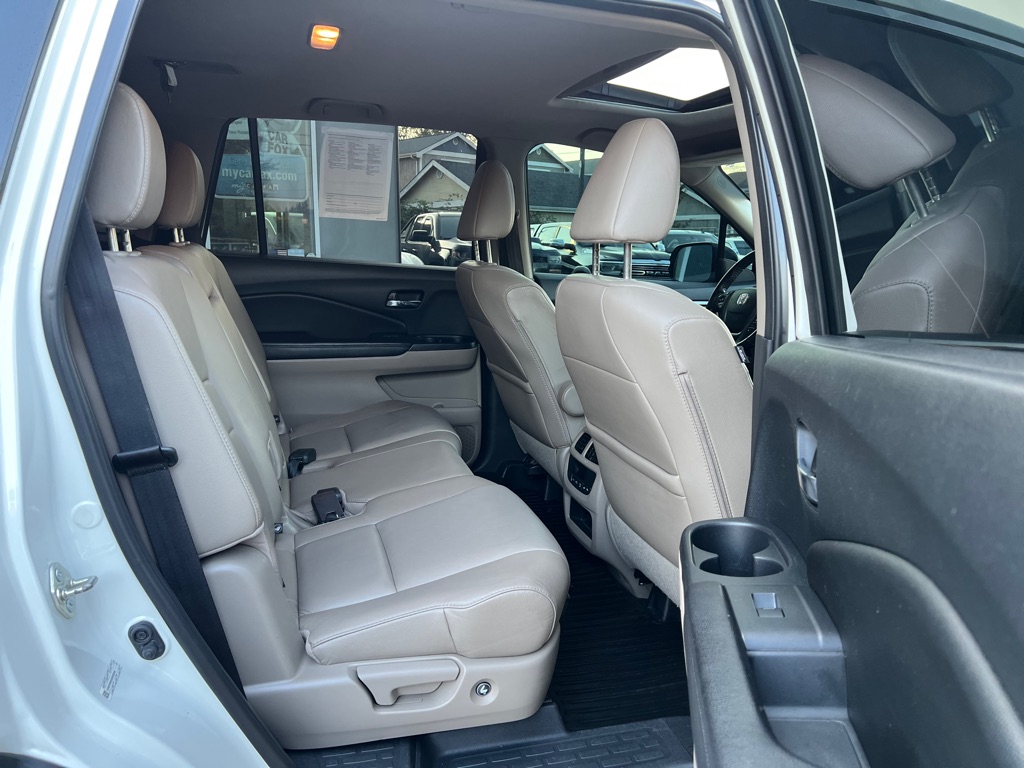 Photo 19 of this HONDA PILOT