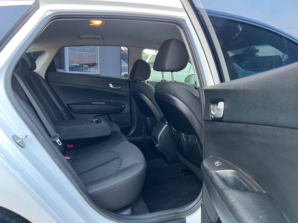 Photo 16 of this KIA OPTIMA