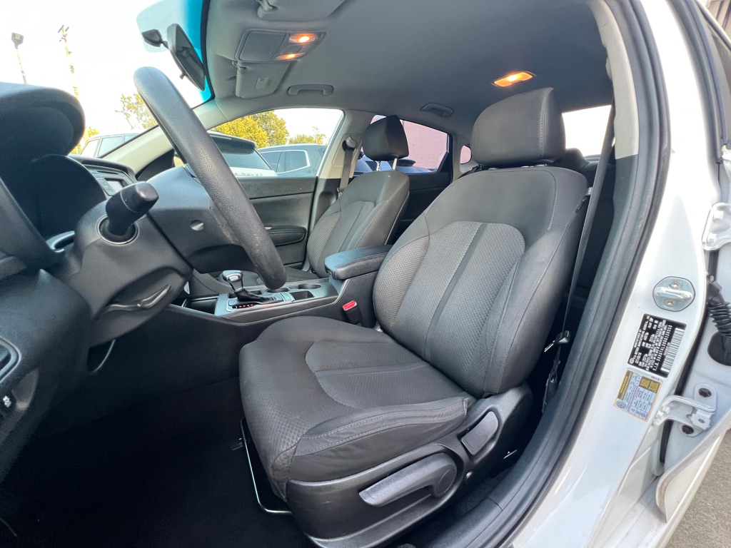 Photo 11 of this KIA OPTIMA