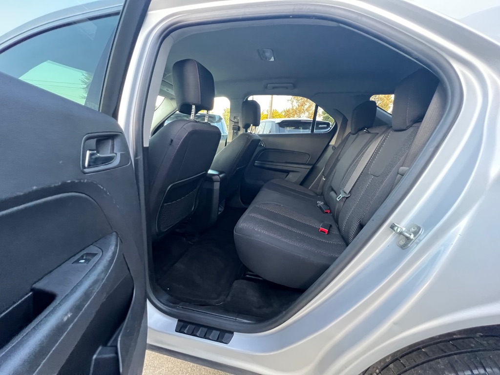 Photo 12 of this CHEVROLET EQUINOX