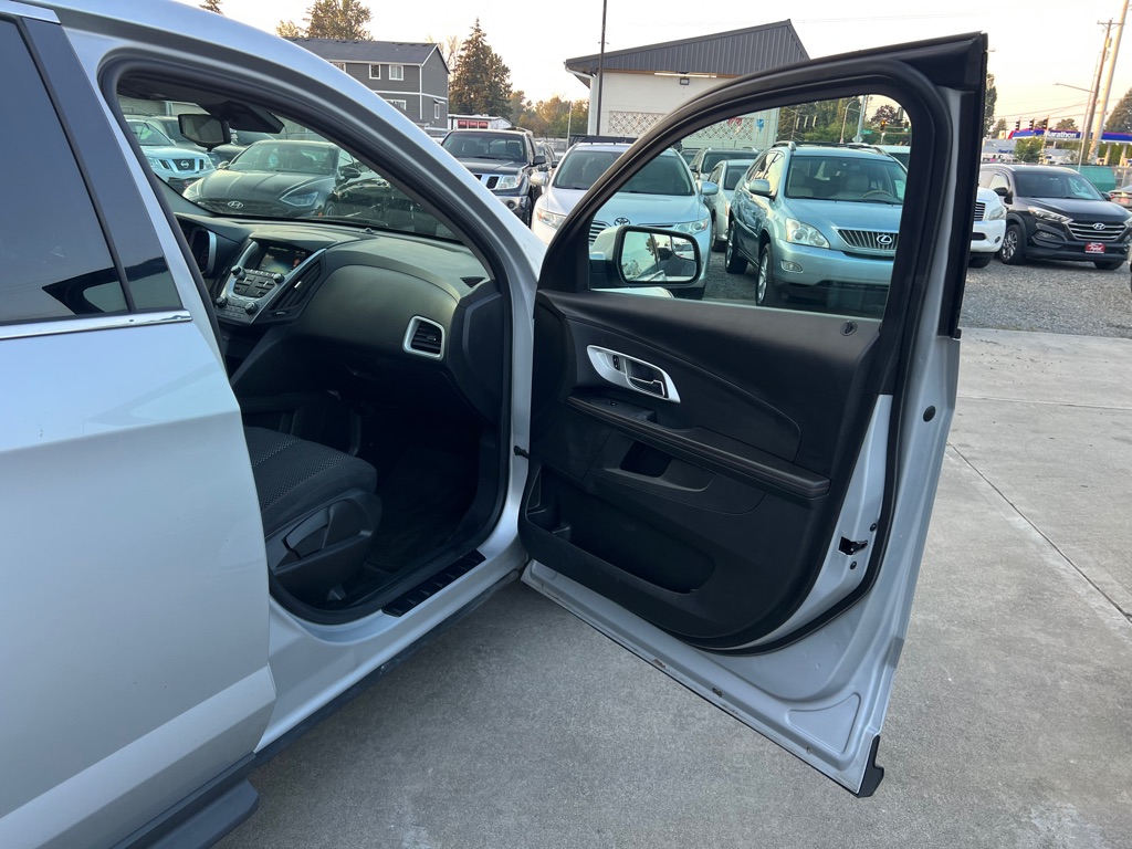 Photo 17 of this CHEVROLET EQUINOX