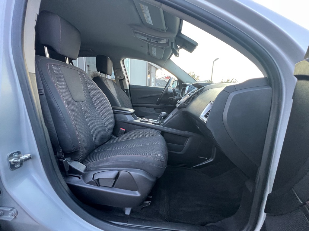 Photo 19 of this CHEVROLET EQUINOX