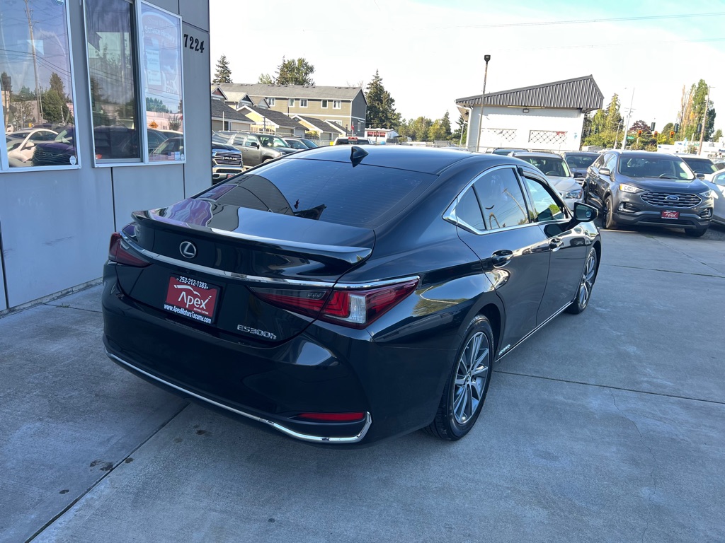 Photo 7 of this LEXUS ES 300H