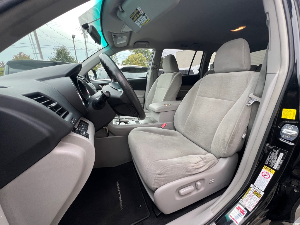 Photo 11 of this TOYOTA HIGHLANDER