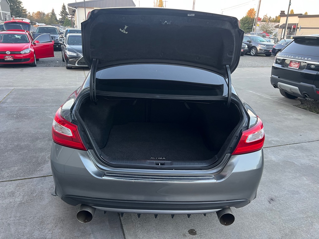 Photo 15 of this NISSAN ALTIMA