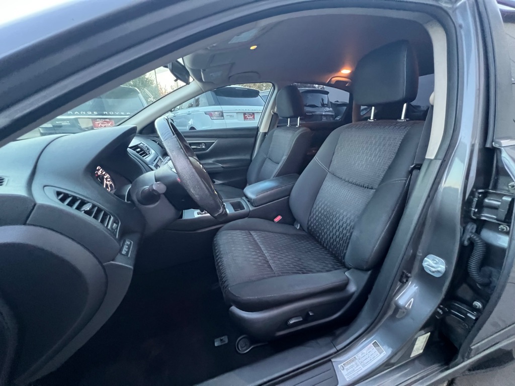 Photo 11 of this NISSAN ALTIMA