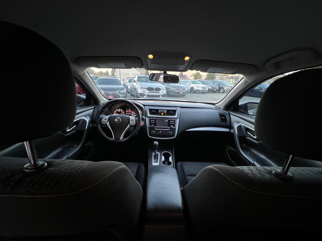 Photo 13 of this NISSAN ALTIMA