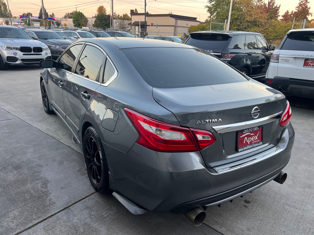 Photo 5 of this NISSAN ALTIMA
