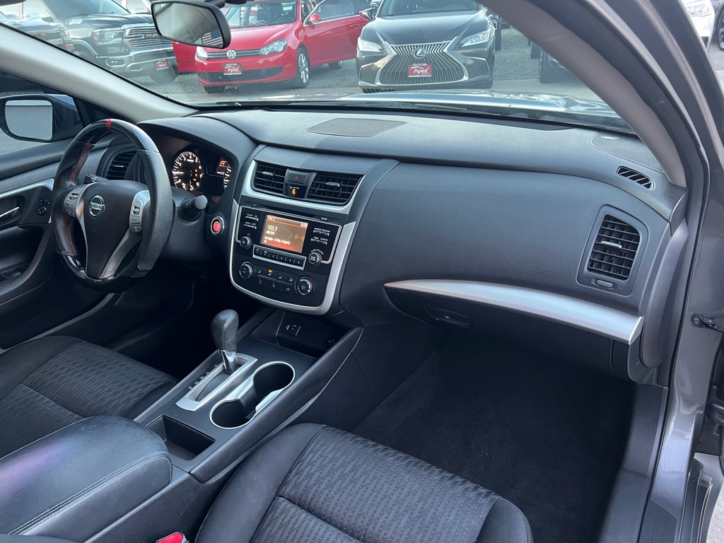 Photo 18 of this NISSAN ALTIMA