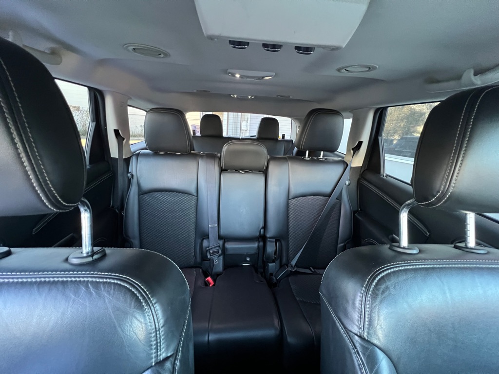 Photo 21 of this DODGE JOURNEY