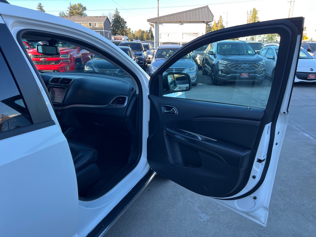 Photo 18 of this DODGE JOURNEY