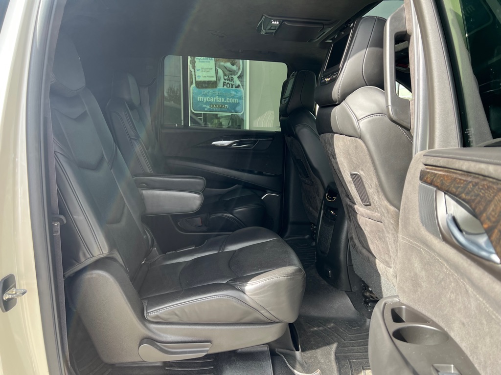 Photo 19 of this CADILLAC ESCALADE ESV