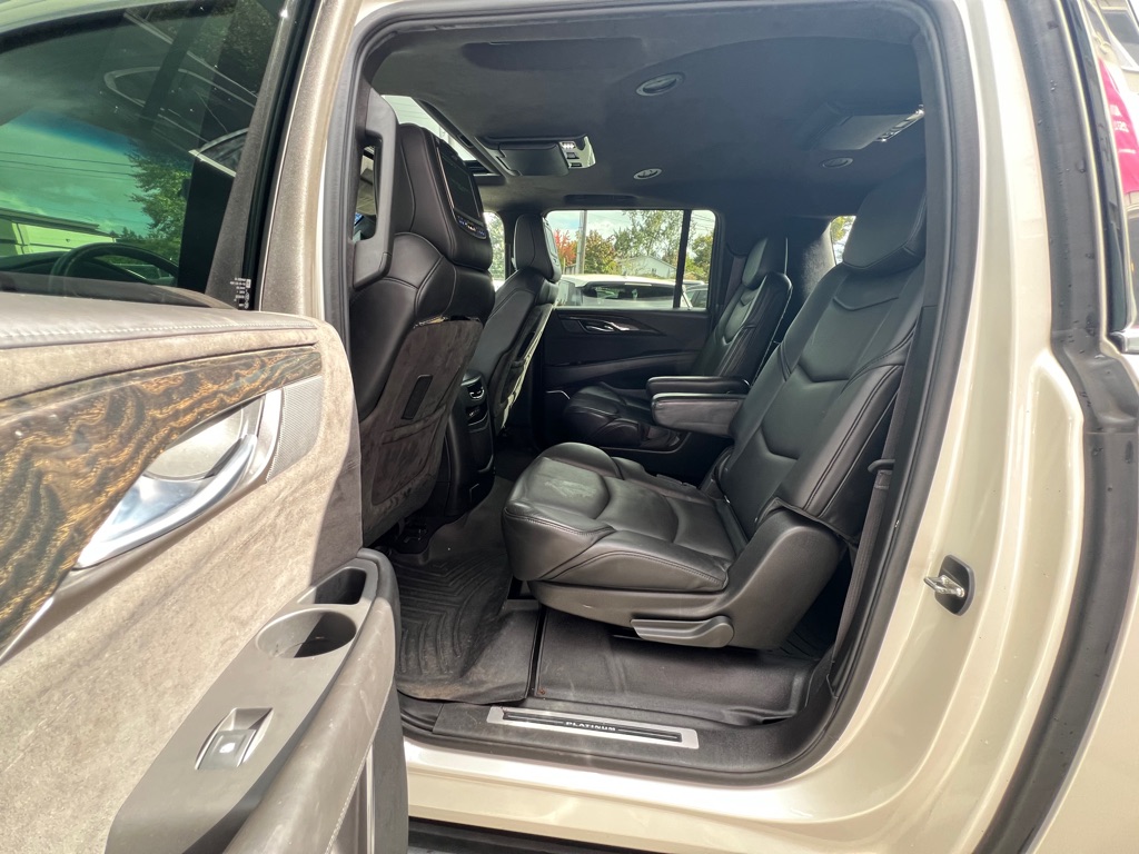 Photo 13 of this CADILLAC ESCALADE ESV