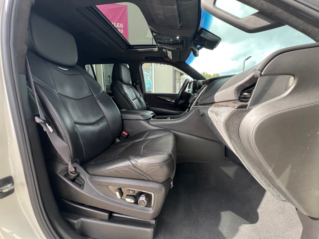 Photo 22 of this CADILLAC ESCALADE ESV