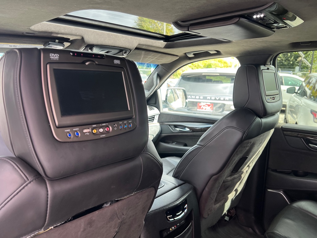 Photo 16 of this CADILLAC ESCALADE ESV