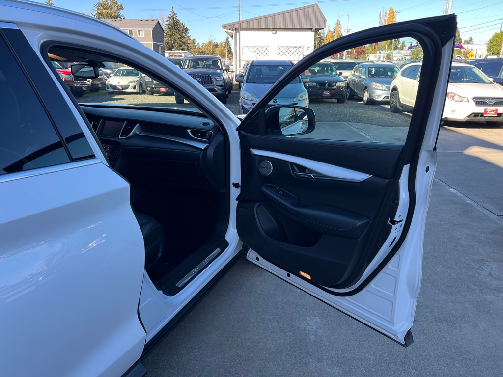 Photo 18 of this INFINITI QX50
