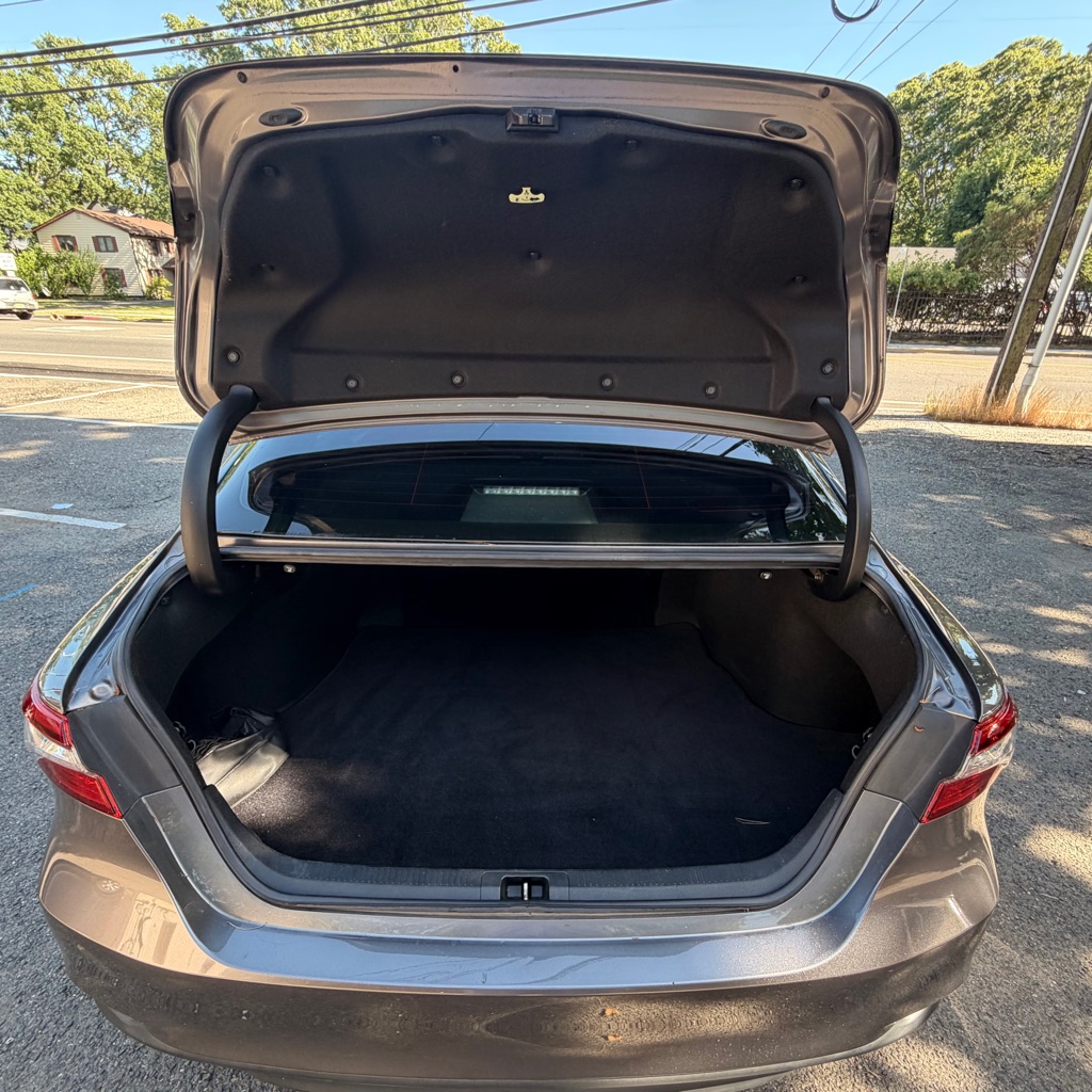 Photo 9 of this TOYOTA CAMRY